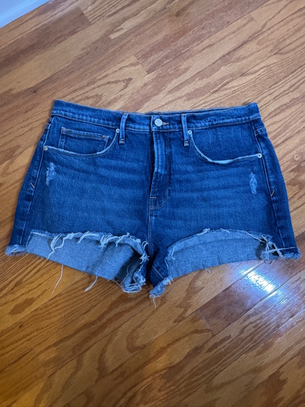 Good American Good 90's Raw Hem Distressed Denim Shorts 10/30 - Picture 2 of 6